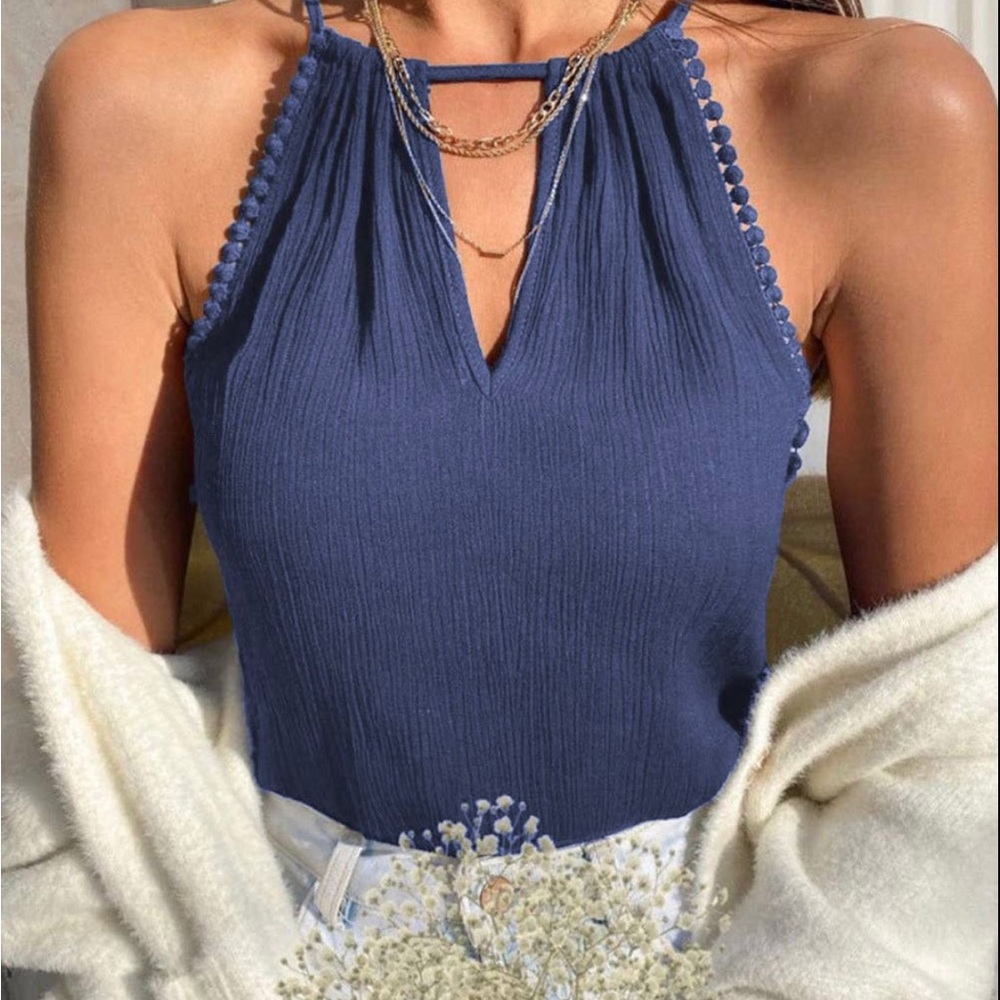 Blue Pom Pom Tank